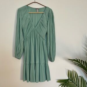 H&M Elastic Waist Pleated Dress